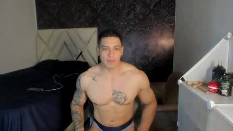 Snapshot of andrew_jhones chatting on May 30, 5:37 am andrew_jhones online show from May 30, 5:37 am