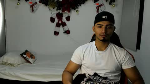 Snapshot of andrew_jonhes1 chatting on December 16, 11:48 am andrew_jonhes1 online show from December 16, 11:48 am