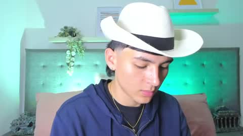 Snapshot of andrew_restrepo chatting on May 26, 3:08 pm andrew restrepo online show from May 26, 3:08 pm