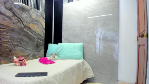 Andrew Taylor0 online show from March 11, 8:37 pm