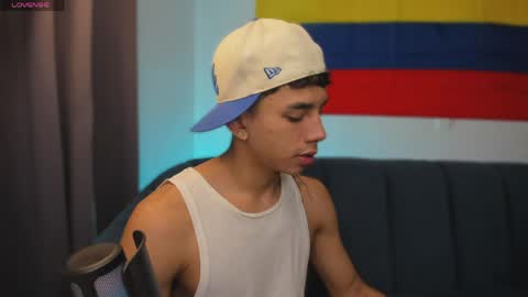 Snapshot of andrew_twink18 chatting on May 5, 11:46 pm Andrew M. online show from May 5, 11:46 pm