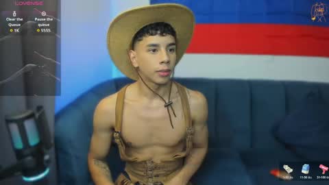 Snapshot of andrew_twink18 chatting on May 8, 10:48 pm Andrew M. online show from May 8, 10:48 pm
