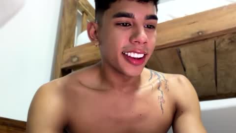Snapshot of andrew_twink18 chatting on May 13, 6:44 am Andrew M. online show from May 13, 6:44 am
