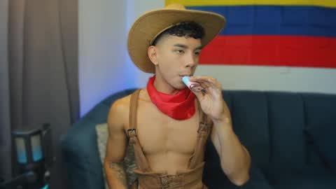 Snapshot of andrew_twink18 chatting on May 31, 2:02 pm Andrew M. online show from May 31, 2:02 pm