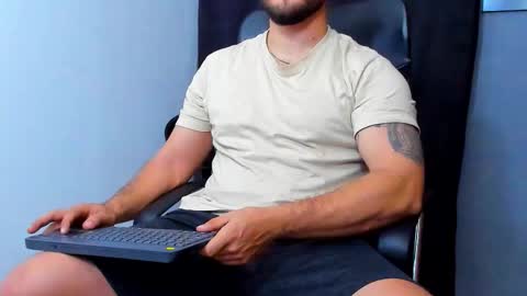 Andrew Diaz online show from December 1, 3:55 am