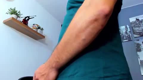 Andrew Diaz online show from December 17, 3:12 am