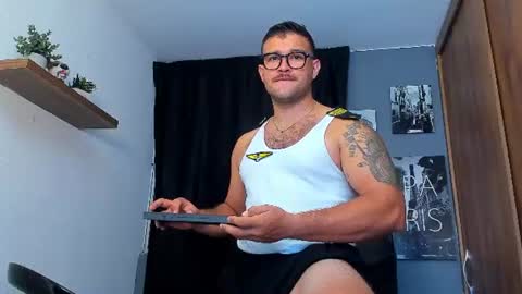 Snapshot of andrewdiaz_ chatting on June 29, 6:52 am Andrew Diaz online show from June 29, 6:52 am