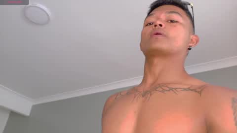 Snapshot of andrewkenoxx_ chatting on April 13, 6:35 pm ANDREW KENNOXX online show from April 13, 6:35 pm