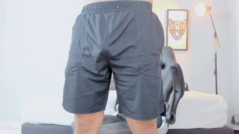 Snapshot of andrewlamar77 chatting on January 4, 4:43 pm Andrewlamar21 online show from January 4, 4:43 pm