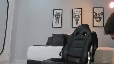 Snapshot of andrewlamar77 chatting on January 7, 2:19 pm Andrewlamar21 online show from January 7, 2:19 pm