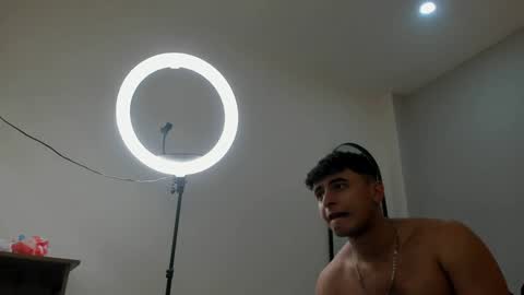 Snapshot of andrewlamar77 chatting on January 23, 5:10 pm Andrewlamar21 online show from January 23, 5:10 pm