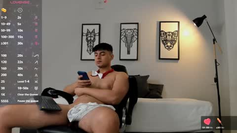 Snapshot of andrewlamar77 chatting on February 9, 7:09 pm Andrewlamar21 online show from February 9, 7:09 pm