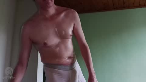 Snapshot of andrewmature chatting on April 19, 10:34 pm andrewmature online show from April 19, 10:34 pm