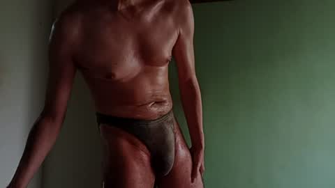 Snapshot of andrewmature chatting on June 21, 9:17 pm andrewmature online show from June 21, 9:17 pm