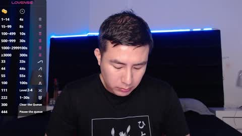 andrewmhilton_ online show from January 23, 2:23 am