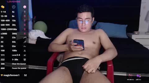 andrewmhilton_ online show from February 8, 12:06 am