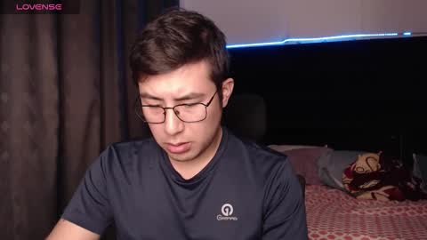 andrewmhilton_ online show from January 17, 7:13 am