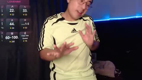 andrewmhilton_ online show from February 20, 6:26 am