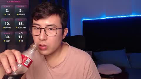 andrewmhilton_ online show from March 15, 5:57 am