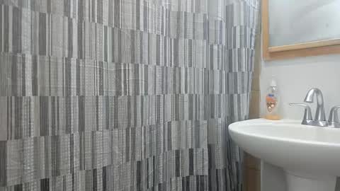 Snapshot of andrewo42601 chatting on October 17, 10:29 am andrewo42601 online show from October 17, 10:29 am