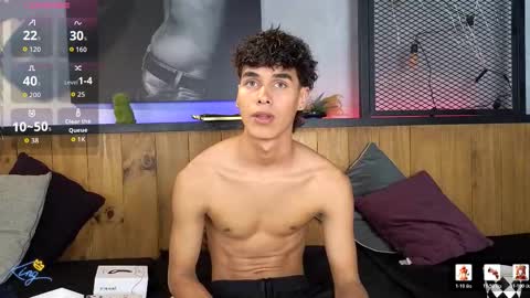 Snapshot of andrewortix chatting on February 27, 4:45 am AndreWortix online show from February 27, 4:45 am