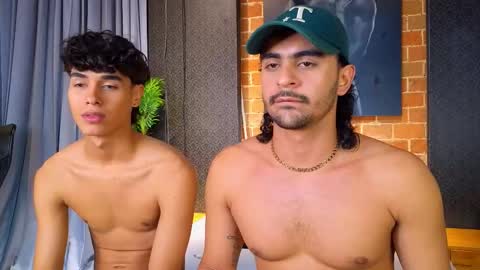 Snapshot of andrewortix chatting on March 1, 4:03 am AndreWortix online show from March 1, 4:03 am