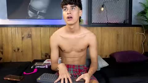 Snapshot of andrewortix chatting on March 7, 4:20 am AndreWortix online show from March 7, 4:20 am