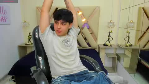 ANDREW online show from April 12, 12:32 pm