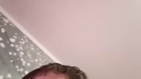 Snapshot of andrey21q chatting on December 3, 5:33 pm andrey21q online show from December 3, 5:33 pm