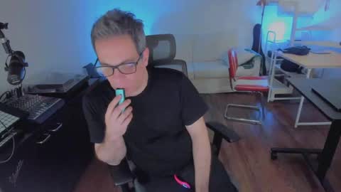 Andrew online show from October 6, 4:21 am