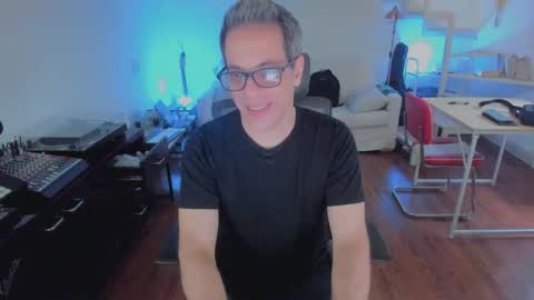 Andrew online show from December 22, 7:33 pm