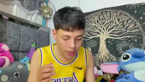 Snapshot of andy_belier chatting on May 13, 11:44 pm Andy online show from May 13, 11:44 pm