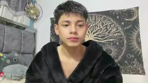 Snapshot of andy_belier chatting on June 16, 12:08 pm Andy online show from June 16, 12:08 pm