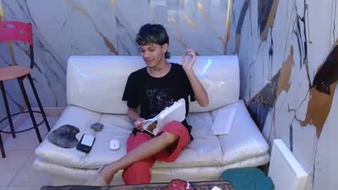 andy_dan1 online show from April 24, 8:22 pm