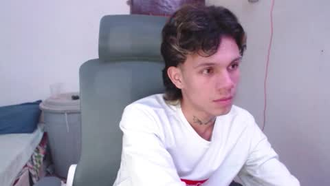 andy_dan1 online show from June 7, 7:23 am