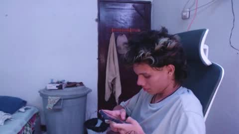 andy_dan1 online show from June 8, 10:48 am