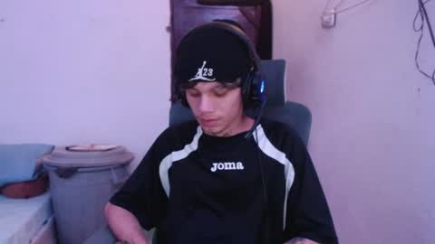 andy_dan1 online show from June 20, 12:30 pm