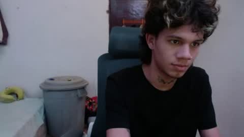 andy_dan1 online show from June 26, 12:09 pm