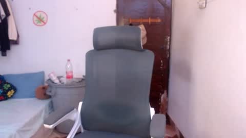 andy_dan1 online show from July 13, 7:00 am