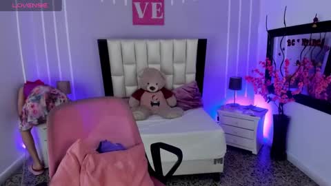 Andrea online show from November 5, 1:55 pm