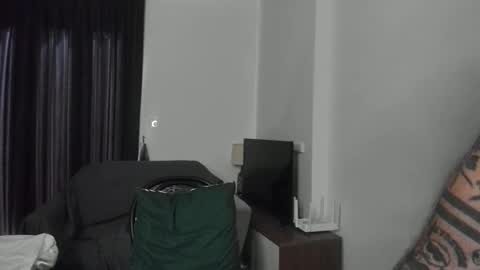 Snapshot of andy_hunk chatting on March 6, 8:19 am Andrew online show from March 6, 8:19 am