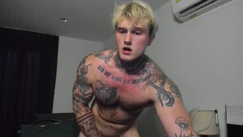 Snapshot of andy_hunk chatting on September 22, 2:46 am Andrew online show from September 22, 2:46 am