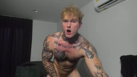 Snapshot of andy_hunk chatting on October 29, 2:14 am Andrew online show from October 29, 2:14 am