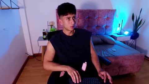 andy_justgame online show from December 2, 12:49 am