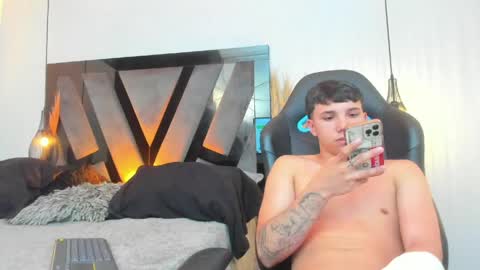 Snapshot of andy_miller5 chatting on May 16, 7:56 pm ANDY online show from May 16, 7:56 pm