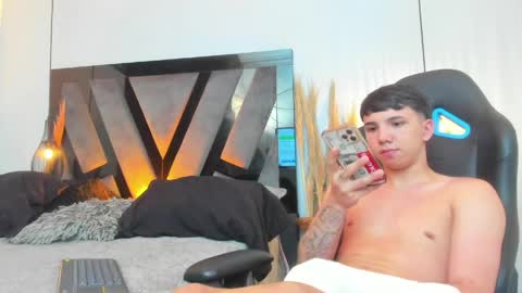 Snapshot of andy_miller5 chatting on May 16, 8:07 pm ANDY online show from May 16, 8:07 pm