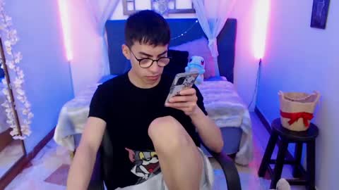 Andy online show from April 19, 4:01 am