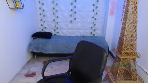 Andy online show from June 21, 3:03 pm