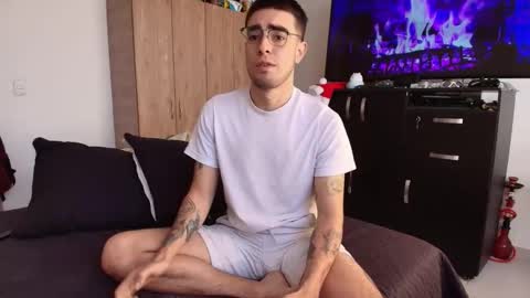 Snapshot of andy_shaaw chatting on January 7, 1:46 pm Andres online show from January 7, 1:46 pm