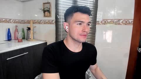 Snapshot of andy_vera chatting on December 17, 1:55 am Andy online show from December 17, 1:55 am